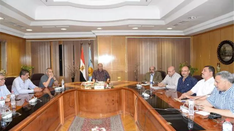محافظ أسيوط يتابع جهود ترشيد استهلاك الكهرباء