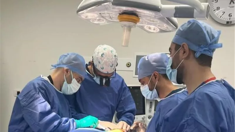 إزالة تكلسات غضروفية بمفصل الفك لسيدة بمجمع الإسماعيلية الطبي
