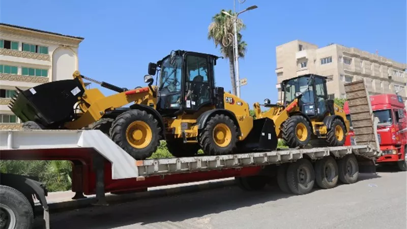 محافظ كفرالشيخ يعلن دعم ورفع كفاءة منظومة النظافة بـ «4 لودر»