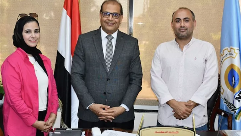 اسماء الاوائل ببرنامجي الترجمة الصينية والألمانية بالإسماعيلية
