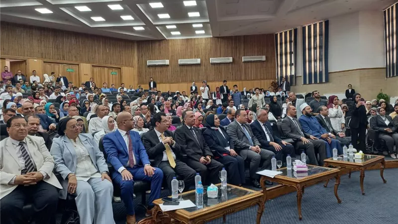 الاستعلامات وجامعة الاسكندرية يحتفلان بالذكرى الحادية عشر لثورة 30 يونيو