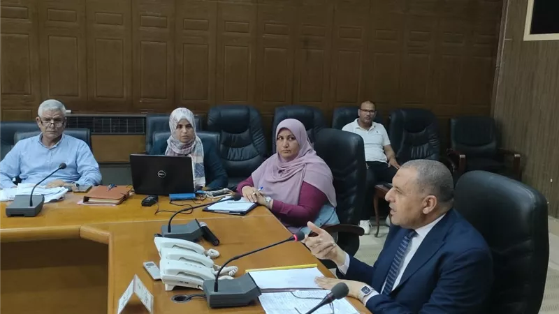 سكرتير عام شمال سيناءيترأس اجتماع اللجنة المحلية للمناطق الساحلية