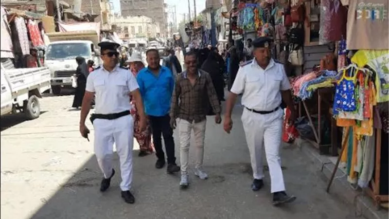 ٧٥ محضرًا وإزالة إدارية فى حملة مرافق بإسنا جنوب الأقصر