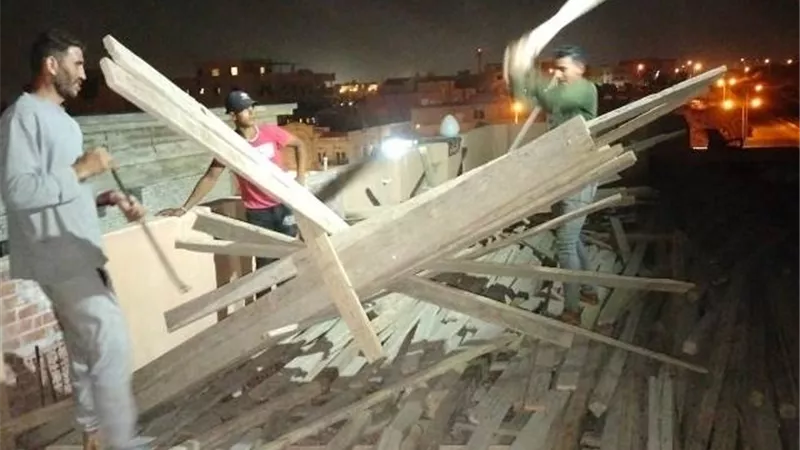 جهاز الشروق يُزيل مخالفتى بناء فى حملة ليلية بأيام العطلات.. صور
