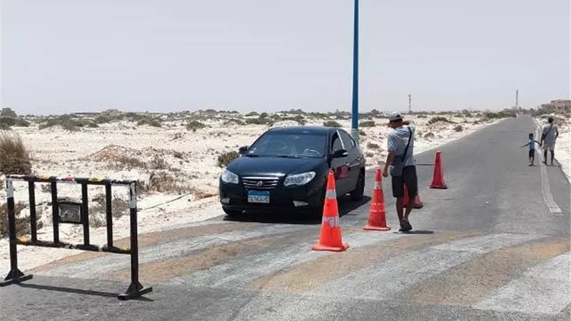 مدينة مرسي مطروح تغلق الكورنيش والطرق المؤدية للشواطئ المفتوحة