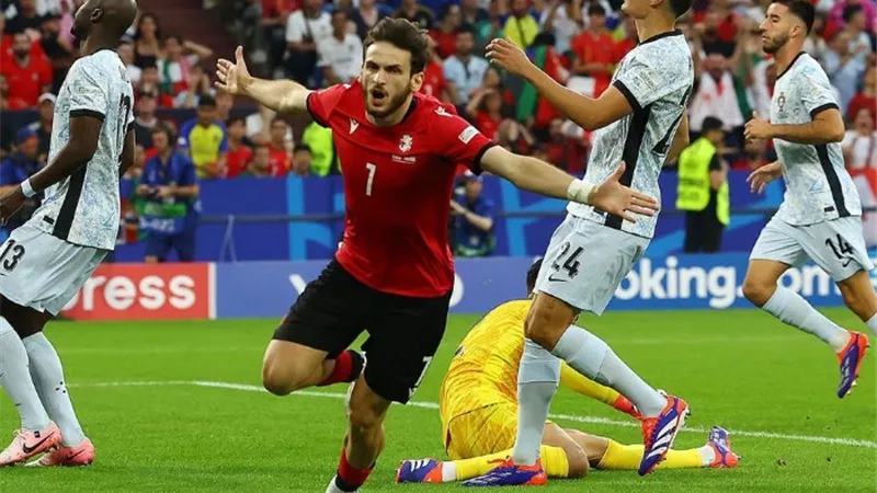 ملياردير يرصد مكافأة مالية ضخمة لمنتخب جورجيا للفوز علي إسبانيا