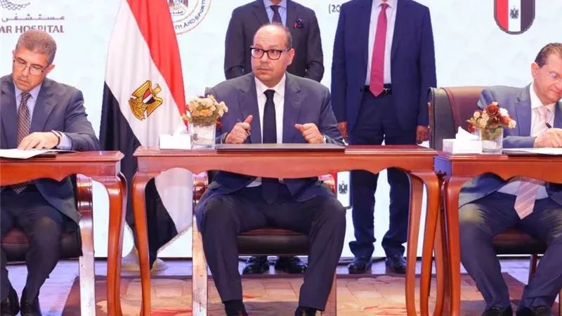وزير الشباب يشهد توقيع عقد الرعاية الطبية لأبطال مصر الرياضيين