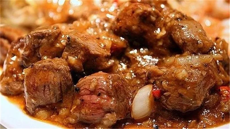 استغلي بواقي لحمة العيد واعملي أحلى كباب حلة.. اعرفي الطريقة
