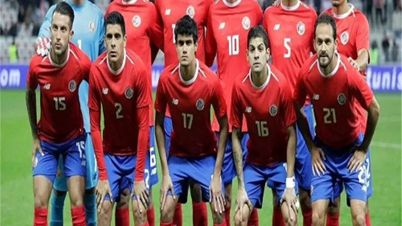 زامورا يقود هجوم كوستاريكا أمام كولومبيا
