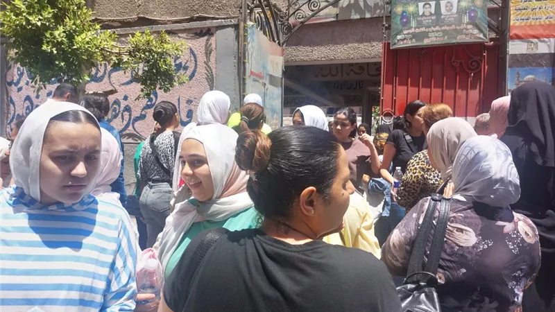أصيبت بإغماء باللجنة.. إعفاء معلمة من المراقبة بالثانوية العامة