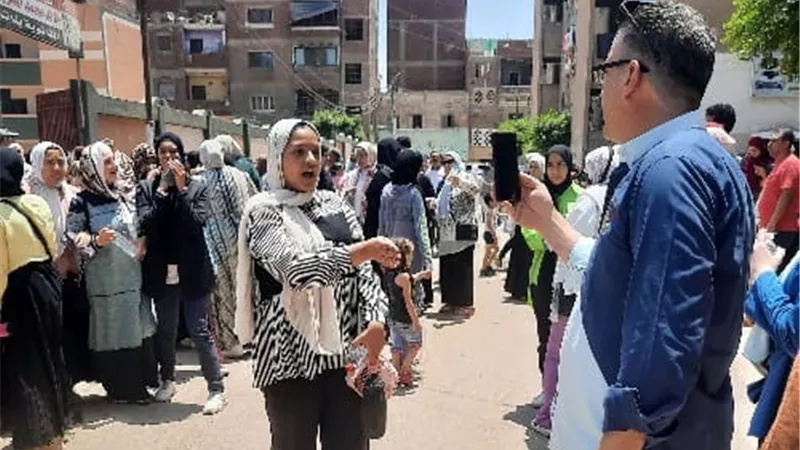 غضب وبكاء طلاب الثانوية العامة 2024 من الفيزياء .. والتاريخ متوسط