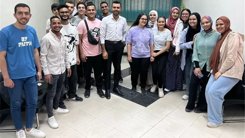 طلاب جامعة حلوان الأهلية يبدءون التدريب بمبادرة رواد مصر الرقمية