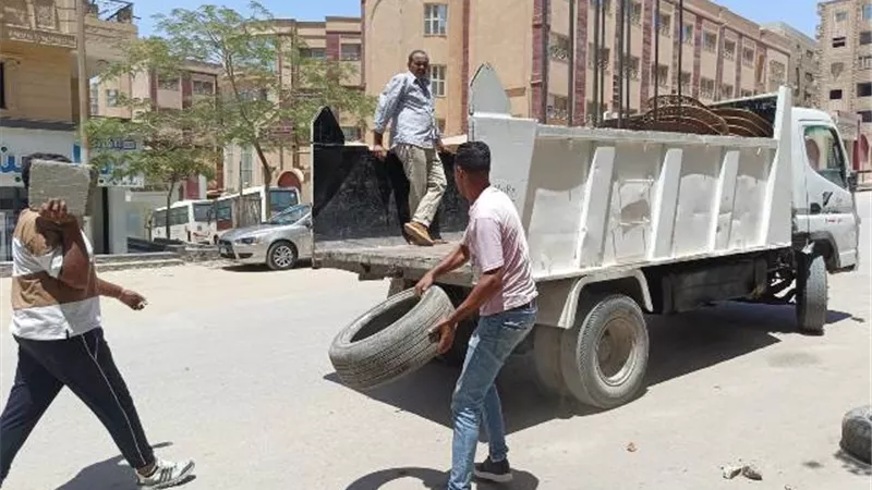 الجيزة تشن حملات لرفع المخلفات بالوراق وامبابة والهرم