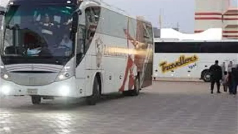 حافلة الزمالك تصل ستاد القاهرة استعدادا لمباراة سيراميكا