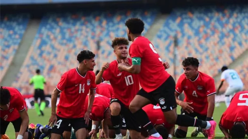 لاعب جديد مفاجأة يقترب من الانضمام لثلاثي الفراعنة في الأولمبياد