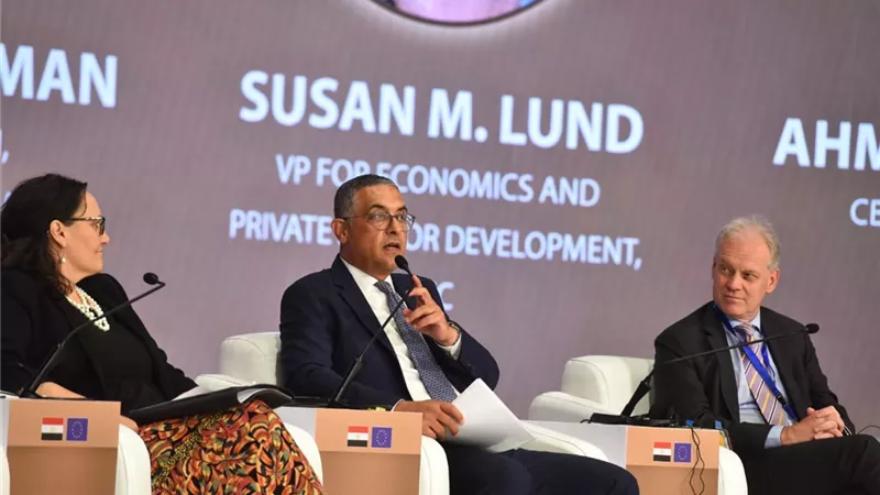 هيبة يستعرض حزمة الإصلاحات لتحويل مصر لمركز إقليمي للاستثمارات