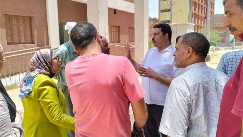 محافظ أسيوط يوجه قيادات المحافظة بمتابعة مشروعات 