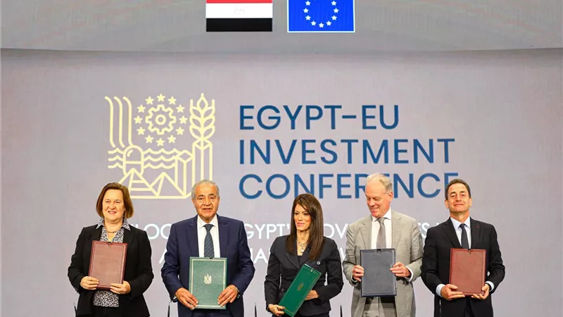 توقيع 6 منح تنموية مع الاتحاد الأوروبي والوكالة الفرنسية وبنك الاستثمار