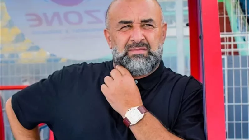 رسميًا.. بن شيخة مديرًا فنيًا لـ شبيبة القبائل بعد رحيله عن سيمبا