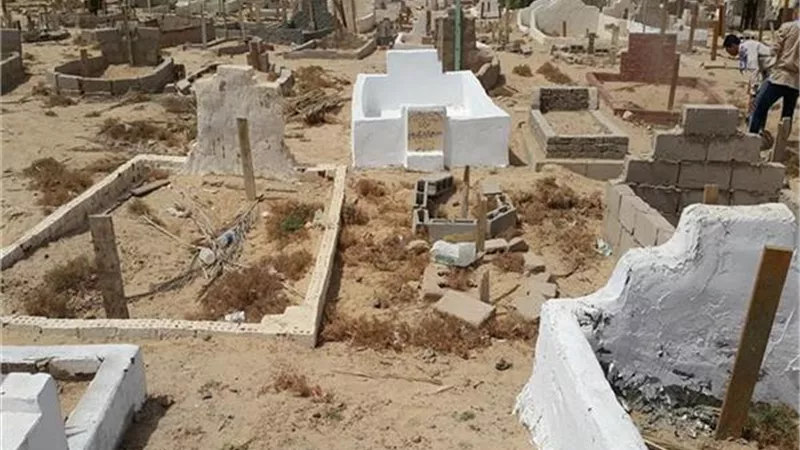 جهودا مكثفة لكشف غموض محاولة ربة منزل دفن طفلتها بكفرالدوار