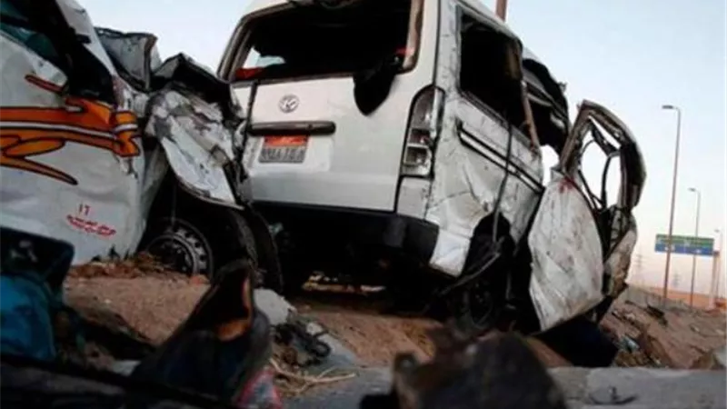 مصرع 4 فى تصادم سيارتين ميكروباص فى قنا