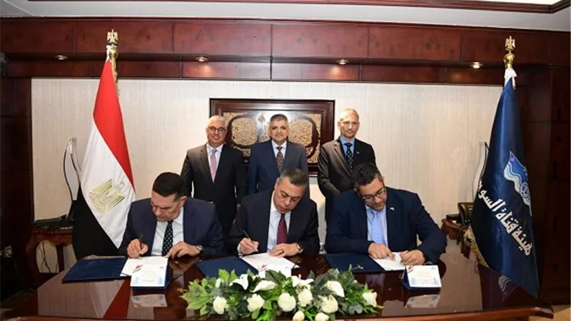 جمال الدين وربيع يشهدان توقيع عقد بين شركة 