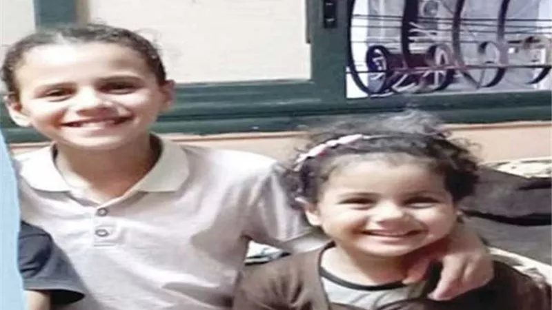 فقد مراته وبناته الثلاثة في حادث انقلاب سيارة في ترعة 