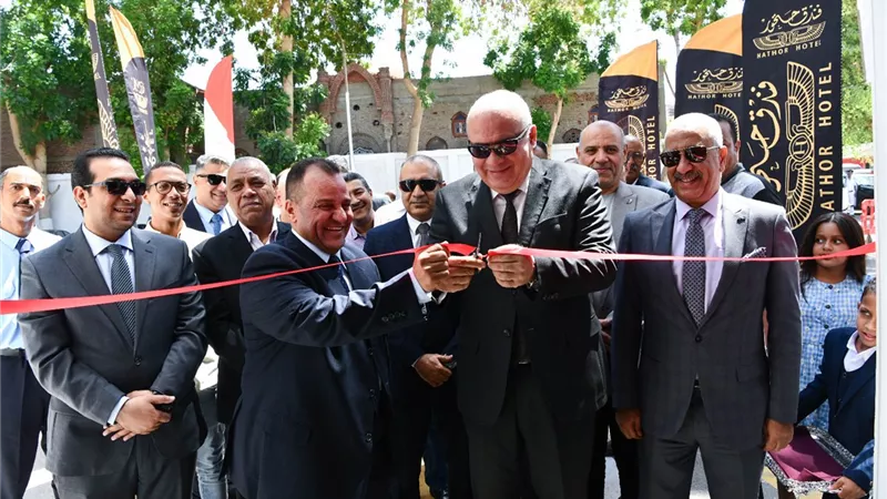 محافظ قنا يفتتح أول فندق سياحي بالمحافظة