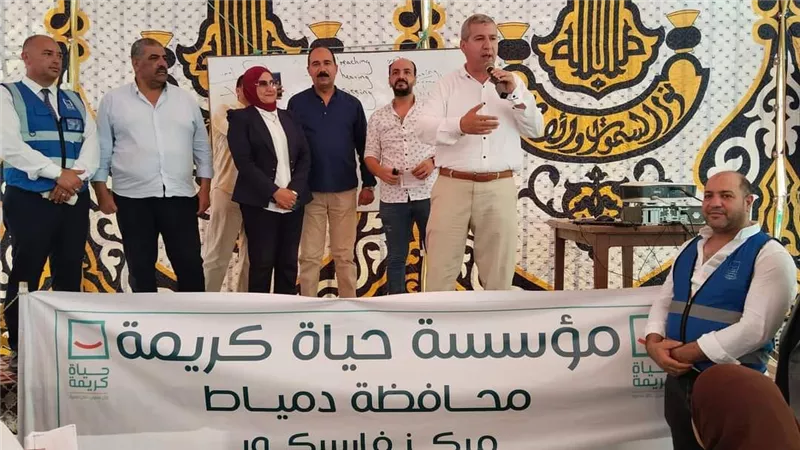مدير تعليم دمياط يشهد مراجعات 