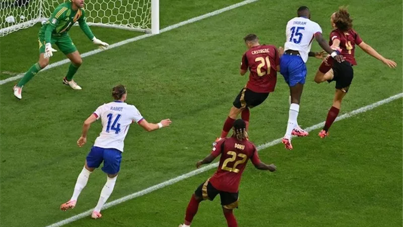 انطلاق الشوط الثانى من مواجهة فرنسا وبلجيكا فى يورو 2024