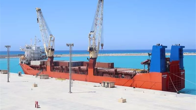 وصول مصيدة قلب المفاعل الخاصة بالوحدة النووية الثالثة على ميناء الضبعة التخصصي