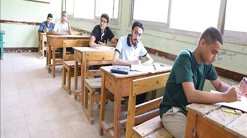 بدء امتحان اللغة الأجنبية الأولى لطلاب الثانوية العامة 2024