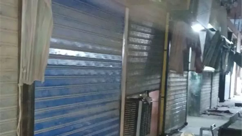 محافظ أسوان يتابع جهود المحليات لتطبيق مواعيد فتح وغلق المحال