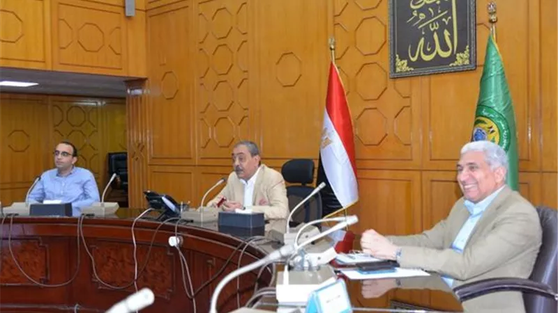 نقل المرافق المتعارضة لربط الطرق في فايد بالإسماعيلية