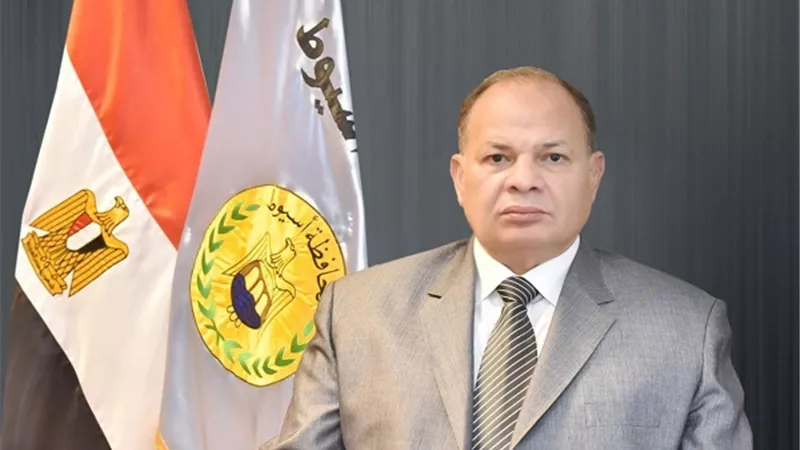 محافظ أسيوط ينعى ضحايا حادث انهيار منزل بحي شرق