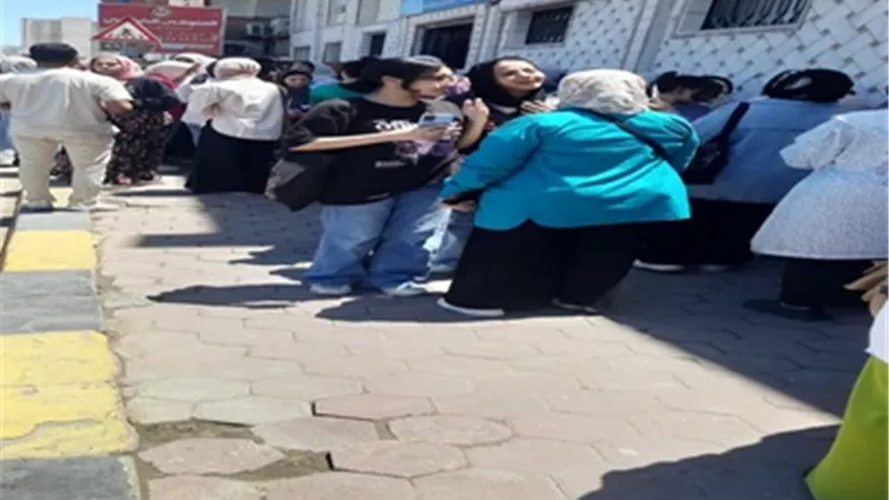 فرحة بسهولة امتحان الانجليزي للثانوية العامة بالإسكندرية