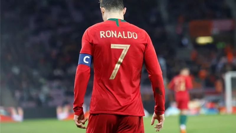 بعد ليلة يورو العصيبة.. تصريحات رونالدو تكشف موعد اعتزاله