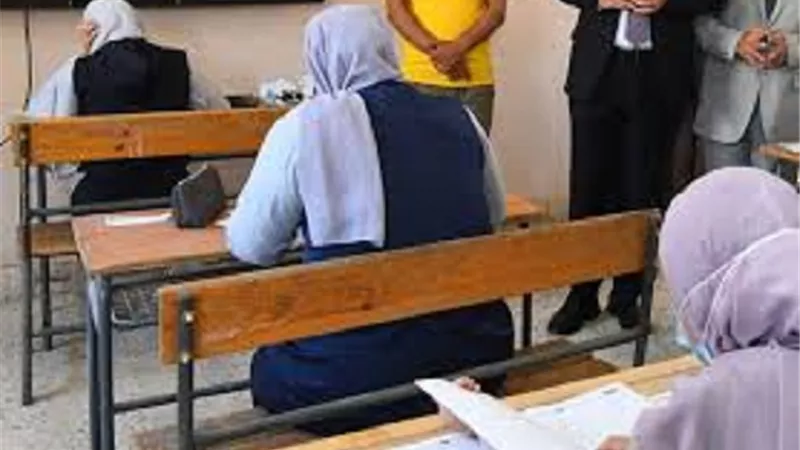 طالبة ثانوية عامة تضع مولودة بصحة جيدة