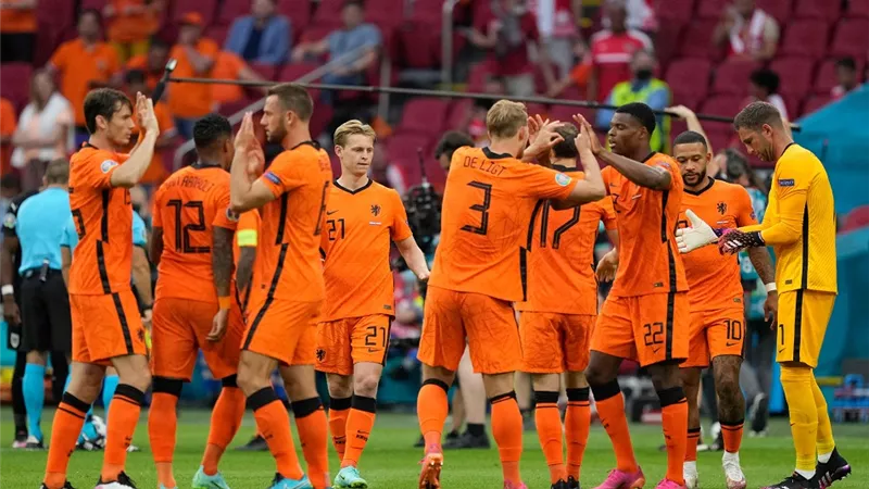 يورو 2024..كومان يعلن تشكيل الطواحين الهولندية لمواجهة رومانيا