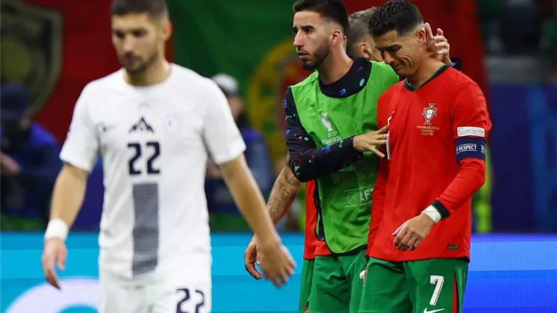 رونالدو يوضح سبب بكائه ويؤكد : سنخوض حربًا ضد فرنسا