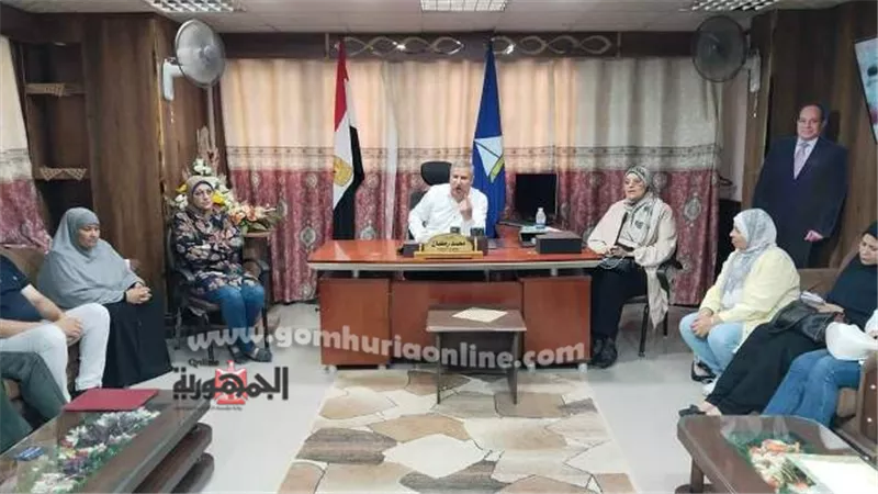 مدير تعليم دمياط يطالب بالدقة والمصداقية بنشرات نقل وندب المدرسين