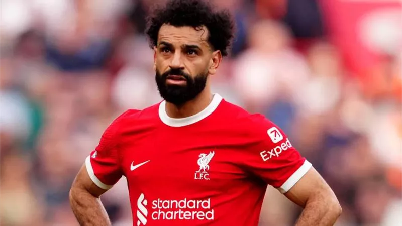 أزمة مرتقبة بين ليفربول وصلاح بسبب الميركاتو