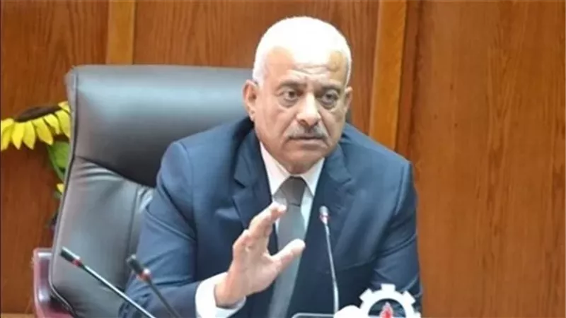 تعيين الفريق أول عبد المجيد صقر وزيرا للدفاع