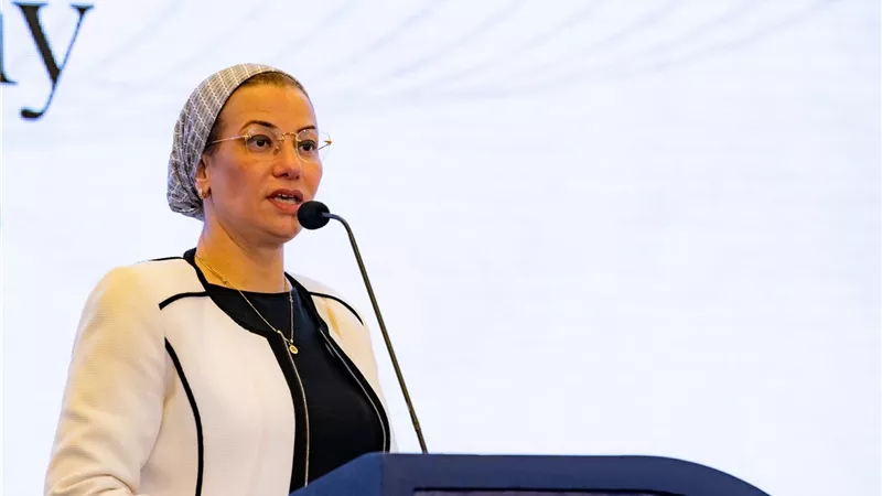 ياسمين فؤاد وزيرة البيئة للمرة الثانية رحلة من العطاء