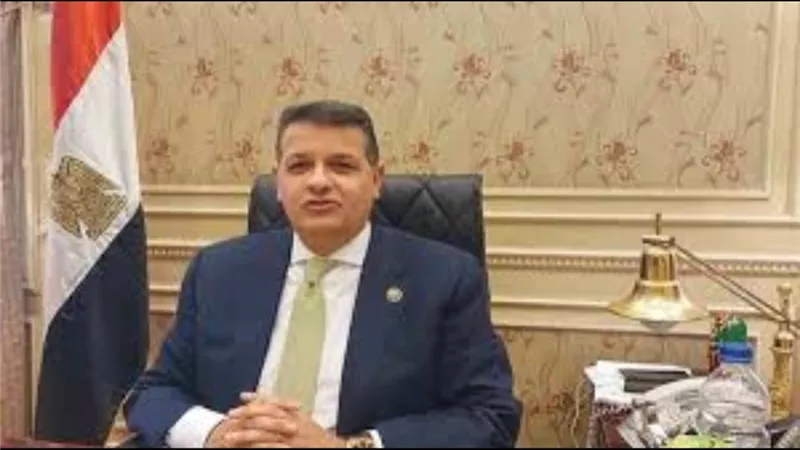 طارق رضوان: التغيير الوزارى يهدف إلى التنمية والاستقرار الوطنى