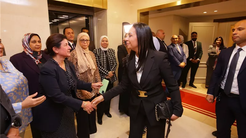 عقب أداء اليمين الدستورية ..وزيرة التضامن الاجتماعي تلتقي قيادات العمل بالوزارة