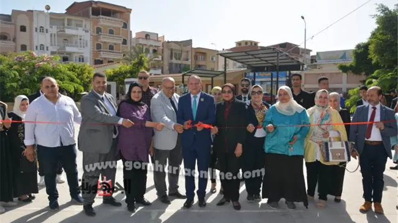 رئيس جامعة دمياط يفتتح مشروعات تخرج طلاب كلية الفنون التطبيقية