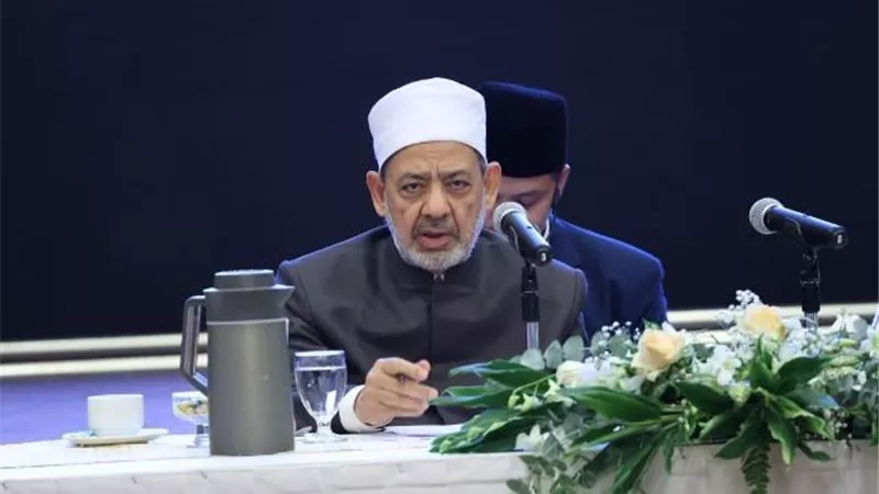 شيخ الأزهر يحاضر علماء ماليزيا وشبابها حول وسطية الإسلام