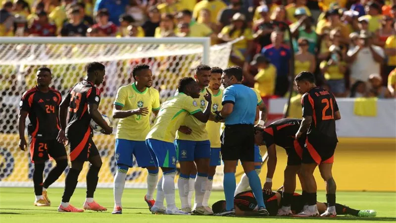 أحقية منتخب البرازيل في ركلة جزاء أمام كولومبيا..الكونيمبول يعترف