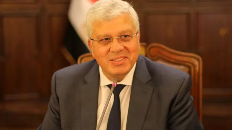رئيس جامعة القناة يُهنئ عاشور بتجديد الثقة وزيرا للتعليم العالي
